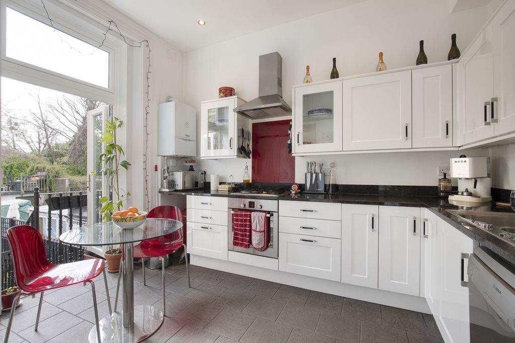 Apartment in London - View 5