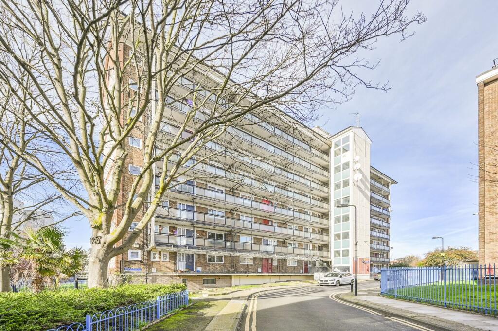 2-bed flat on Anderson Road, Hackney, London, E9, £350,000
