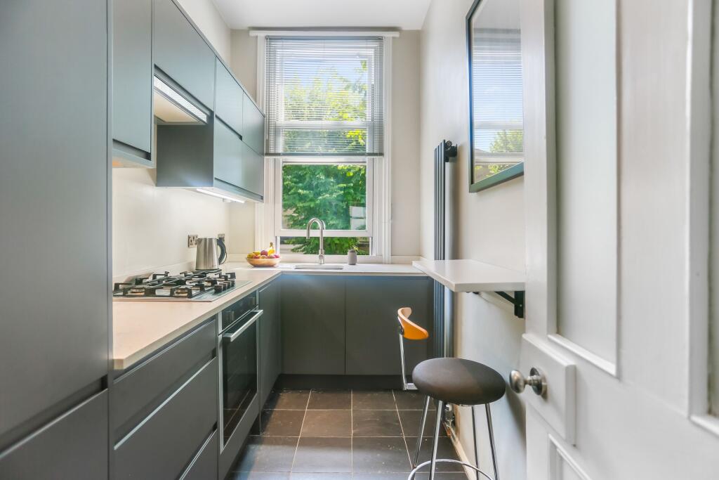 Apartment in Hove, Brunswick - View 3