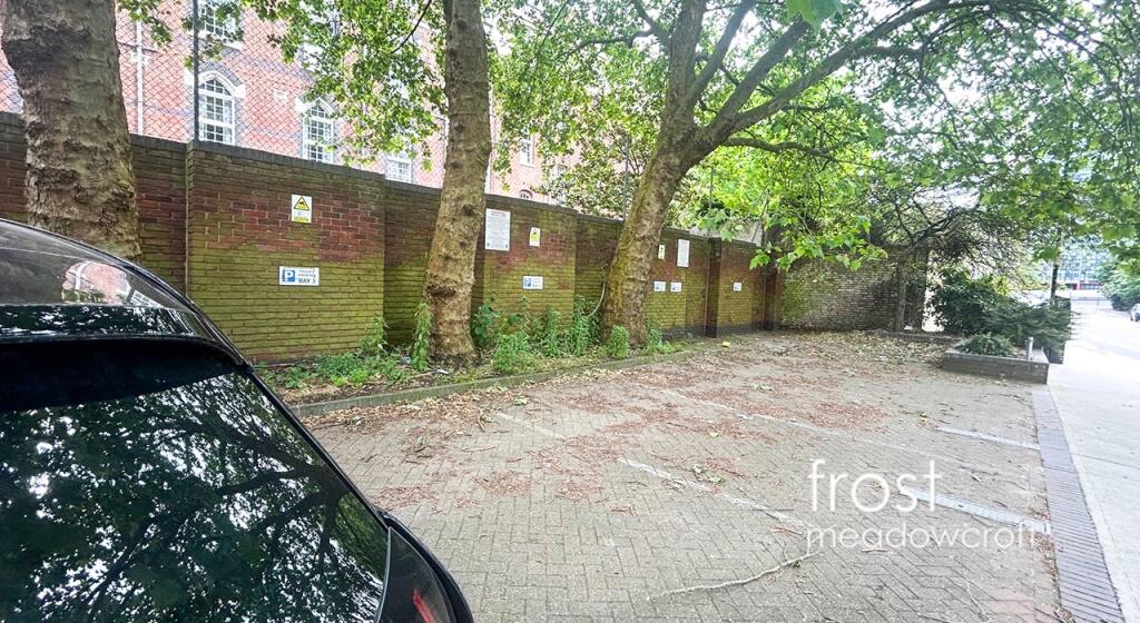 177 Hammersmith Road Hammersmith W6 office to let West Londonparking.jpg