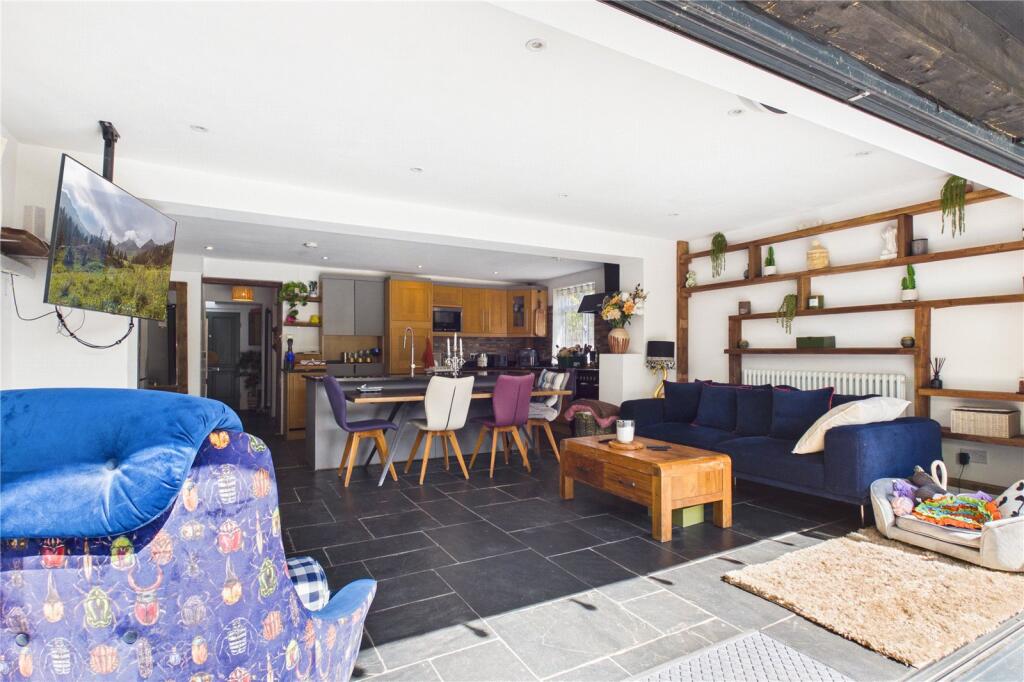 House in Reading - View 5