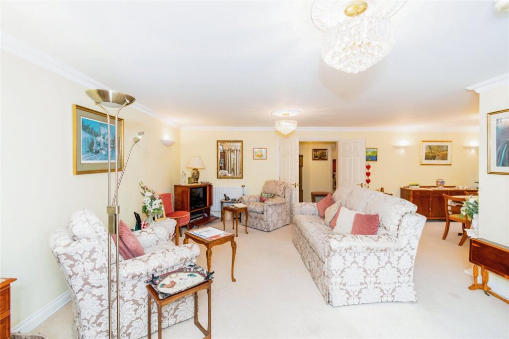 Apartment in Southampton - View 5