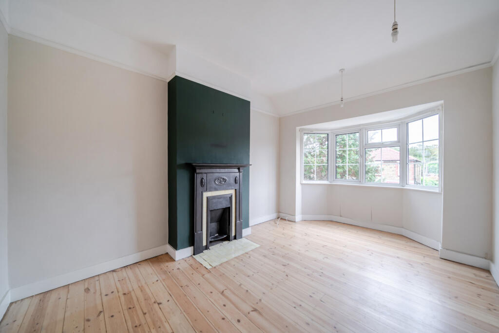 House in London, Royal Borough of Kingston upon Thames - View 5