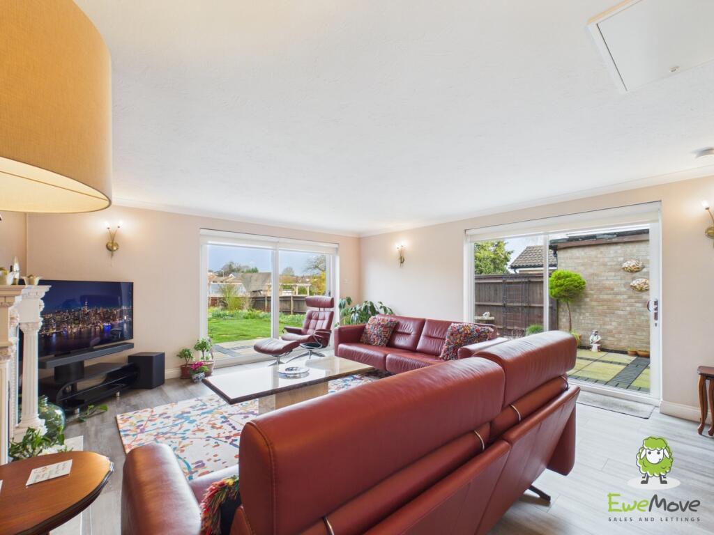 Windermere Avenue, Basingstoke, Hampshire, RG22 photo 2