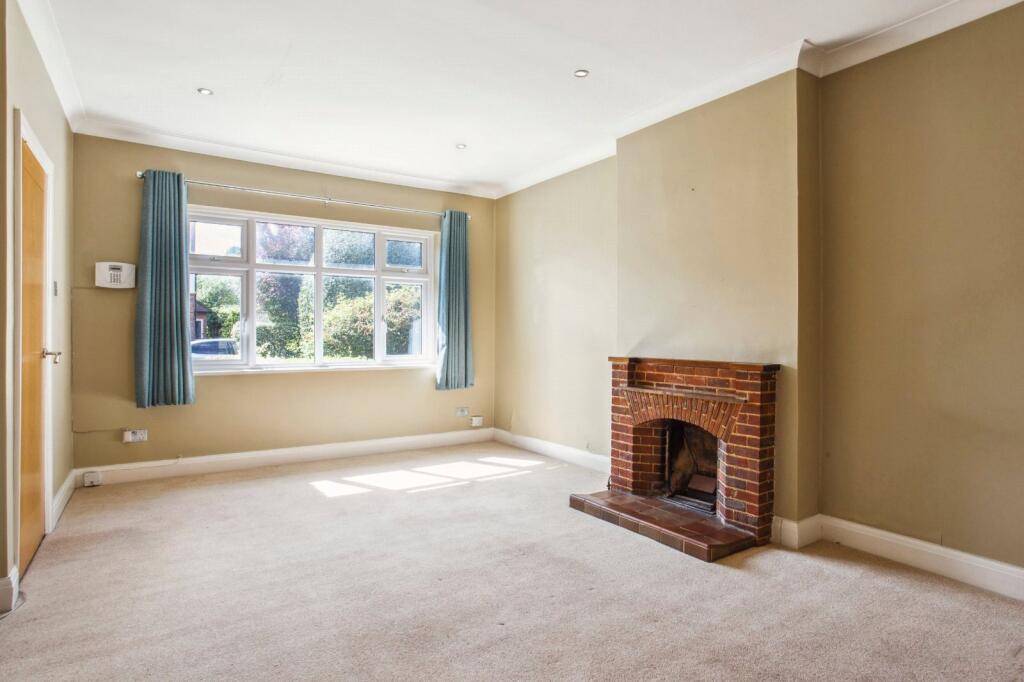 42, Langley Way, Watford, Hertfordshire, WD17 photo 3