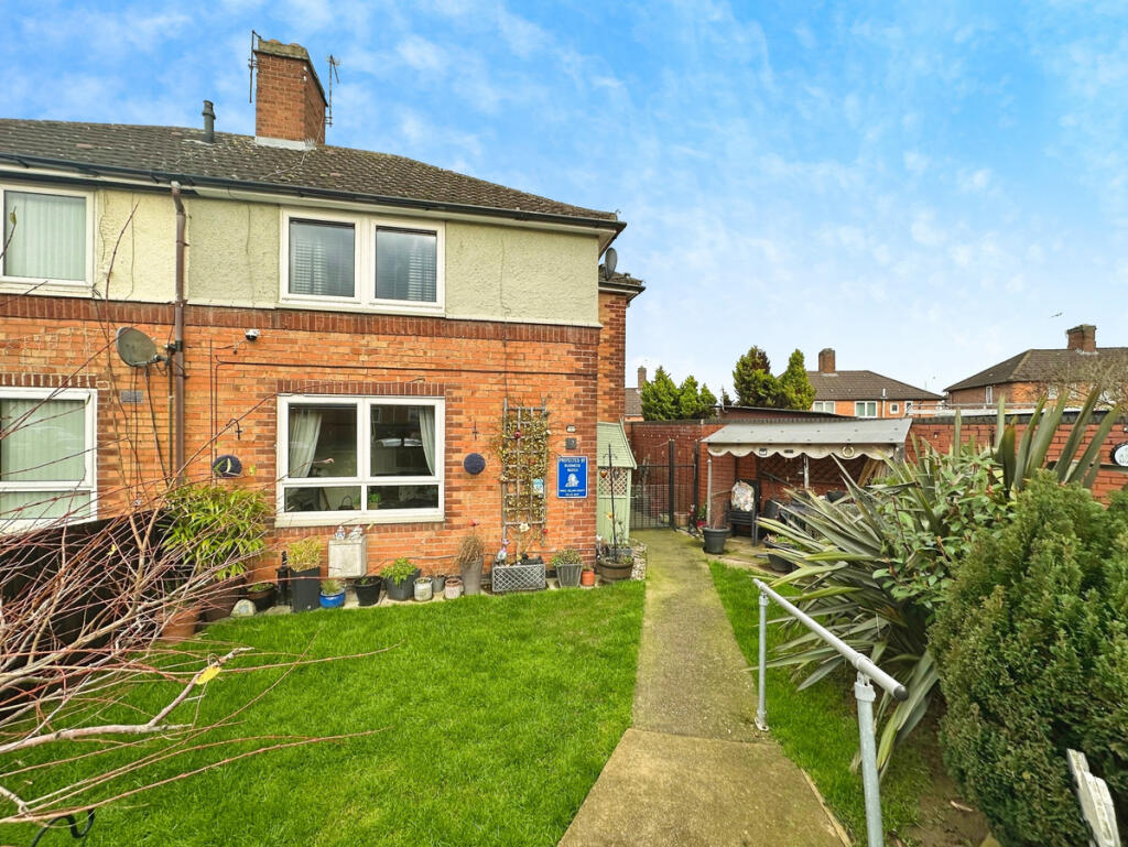 3-bed semi-detached on Worrall Close, Braunstone, LE3, £210,000