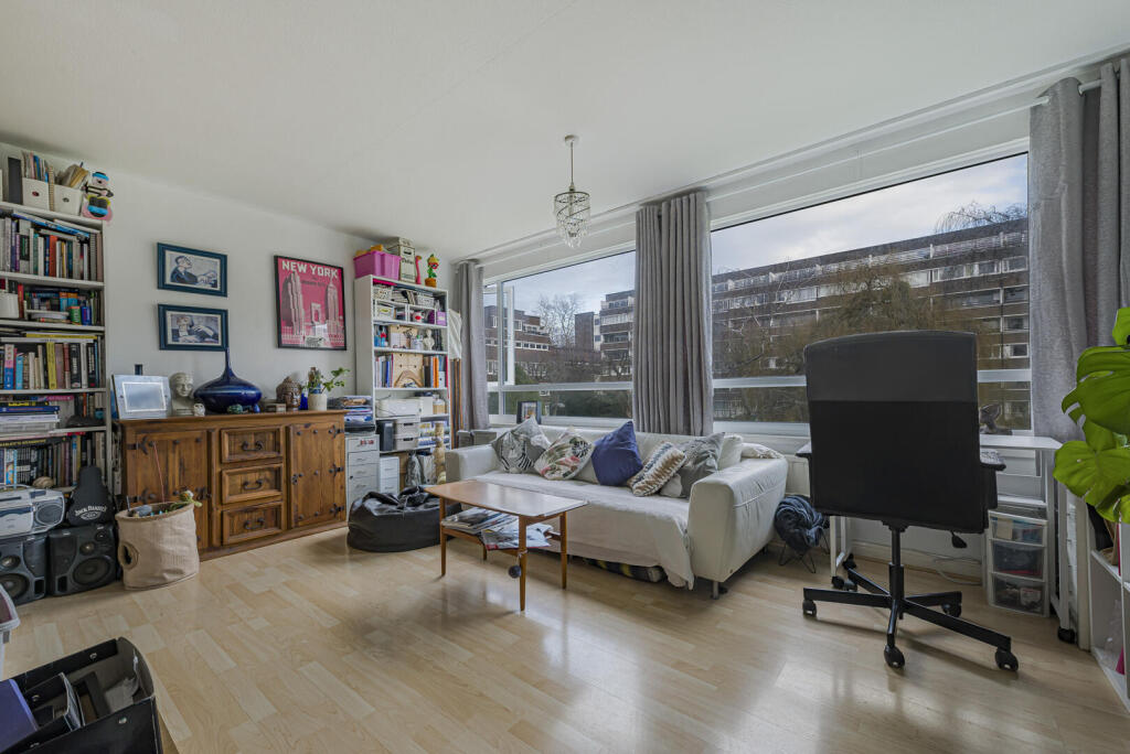 Apartment in London, Pickhurst, Hayes - View 3