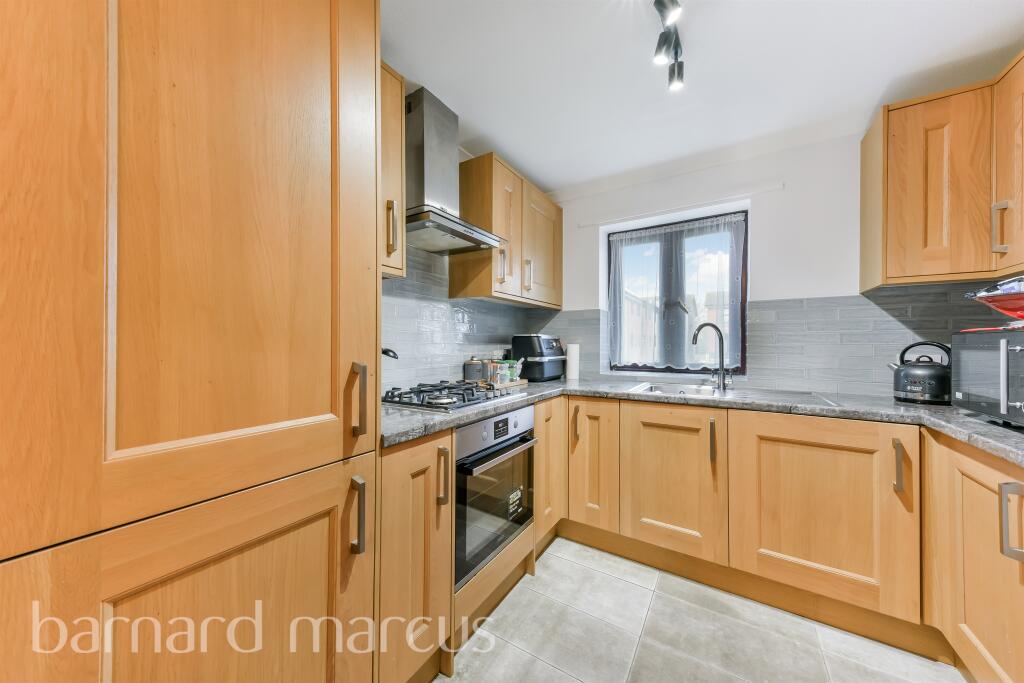 Buttermere Close, Morden photo 4