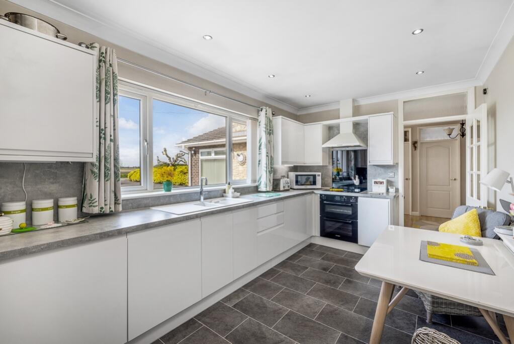 House in East Lindsey, Anton's Gowt, Langriville - View 5
