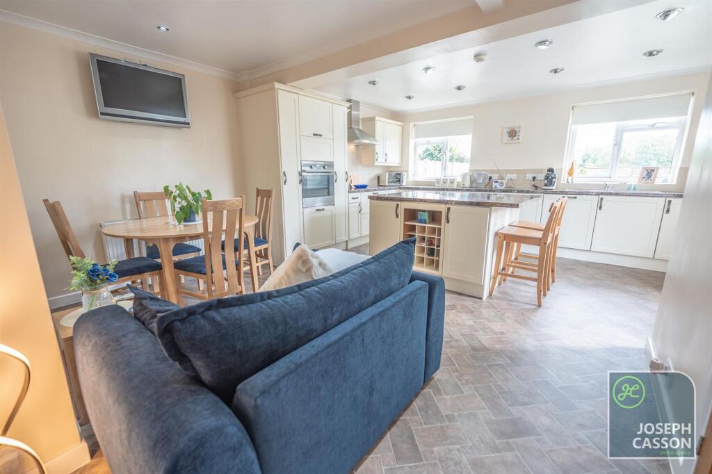 House in Taunton - View 5