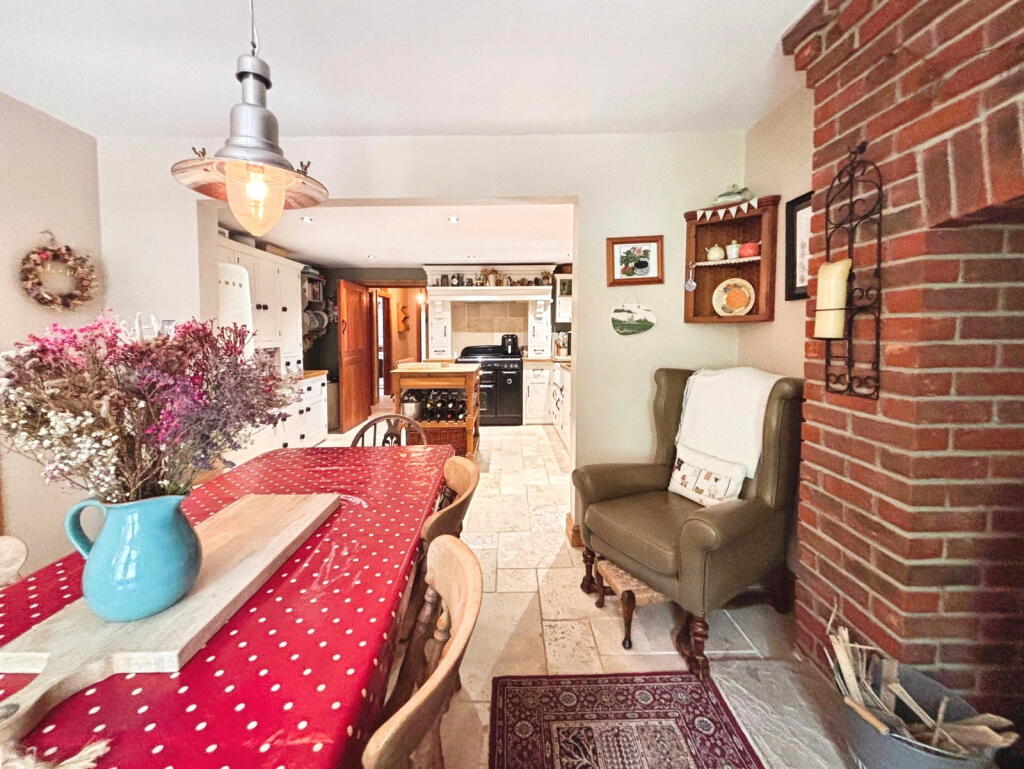 Field Lane, Ewerby, NG34 9PQ - More