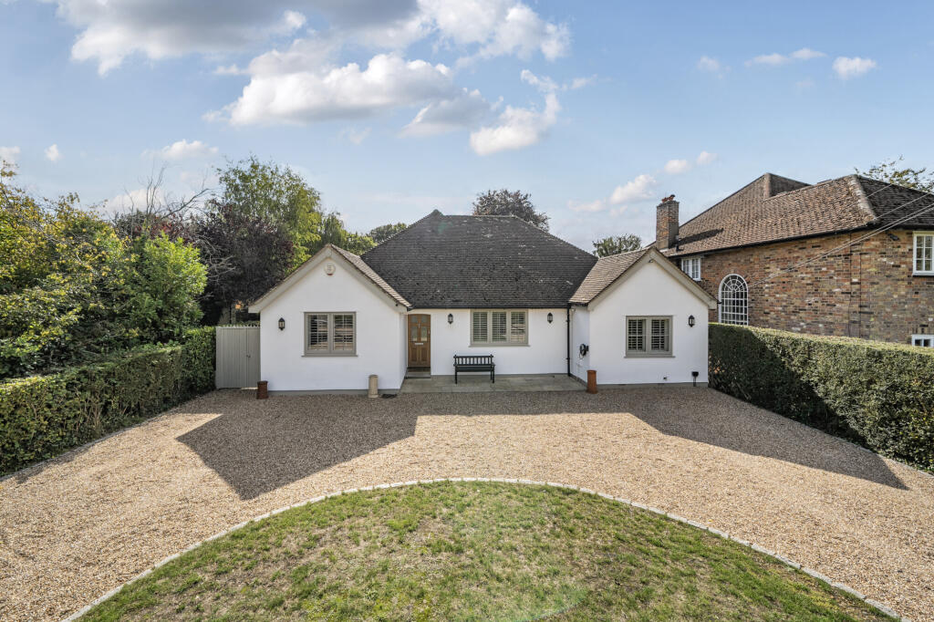 Main image of property: Little Windmill Hill, Chipperfield, WD4