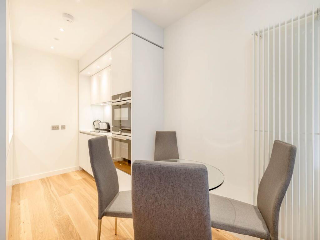 Apartment in Edinburgh - More