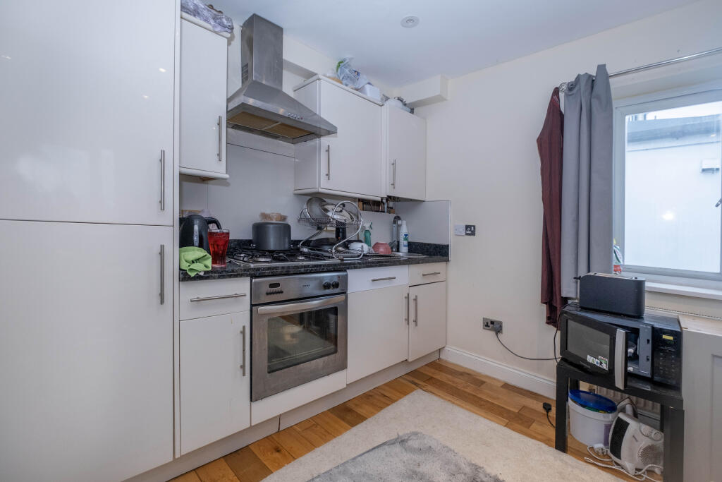 Waldegrave Road, Teddington, TW11 – pohled 2