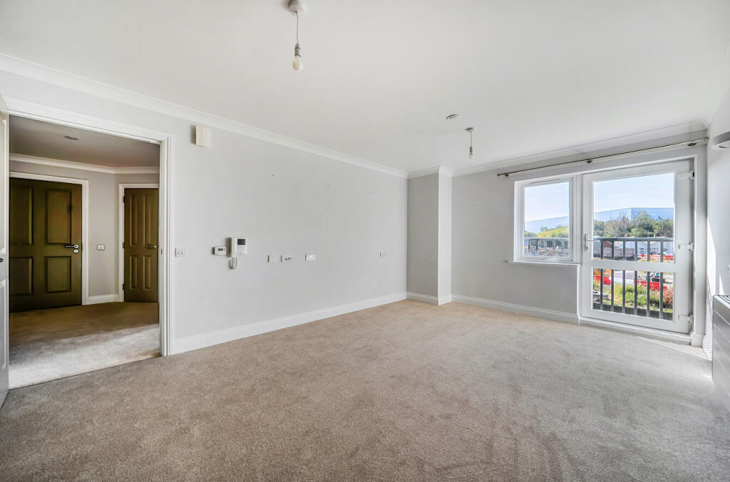 Apartment in Swindon - View 5