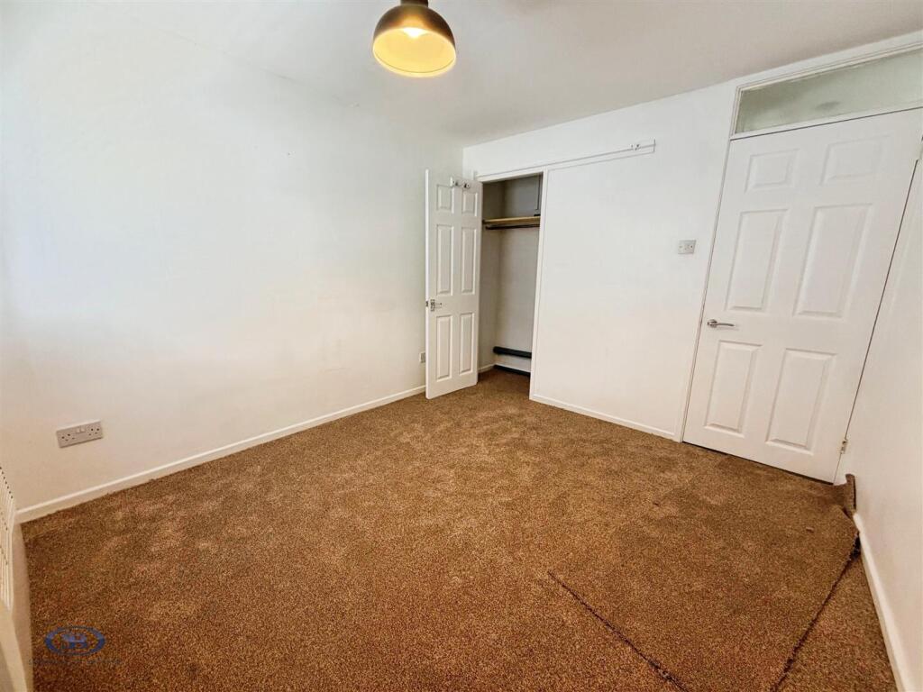 Apartment in Stoke-on-Trent - View 3