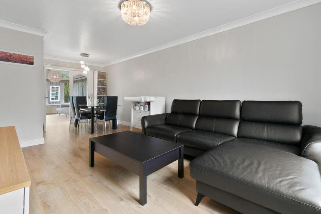 House in Glasgow, Brookfield, Robroyston - View 4