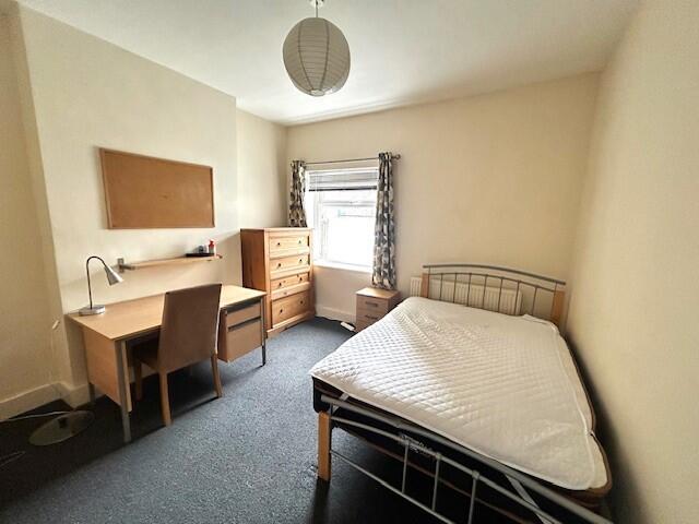 House in Eastbourne, East Sussex - View 4