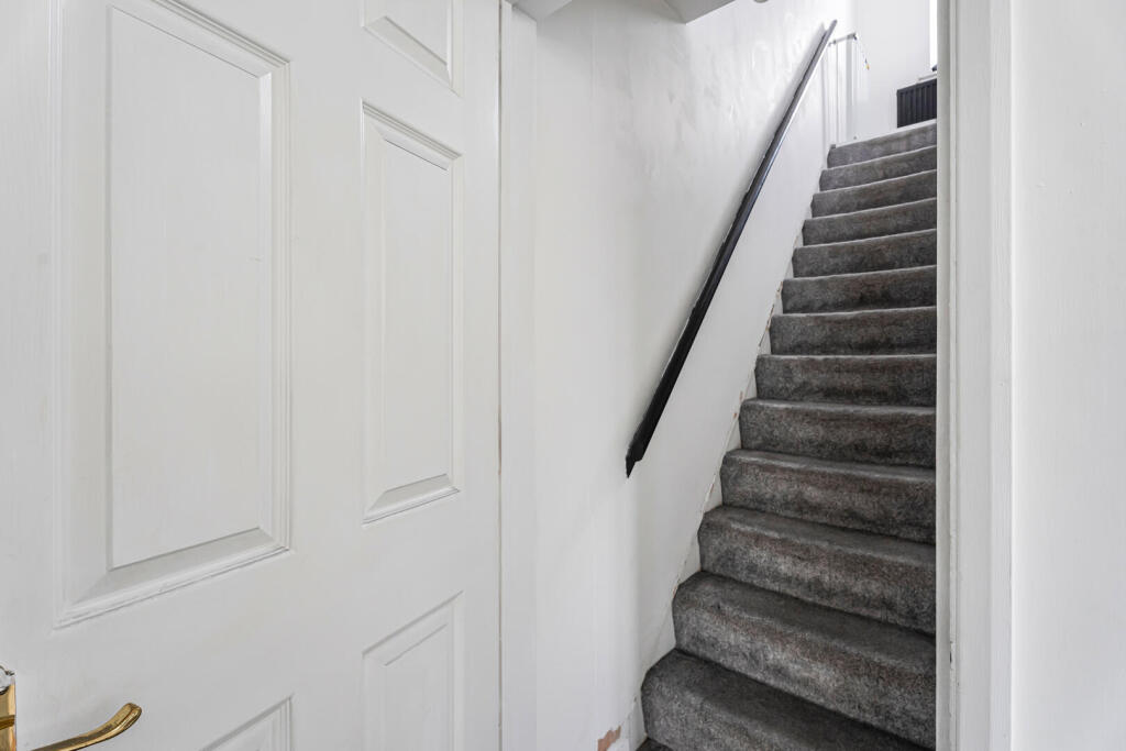 House in London - View 2