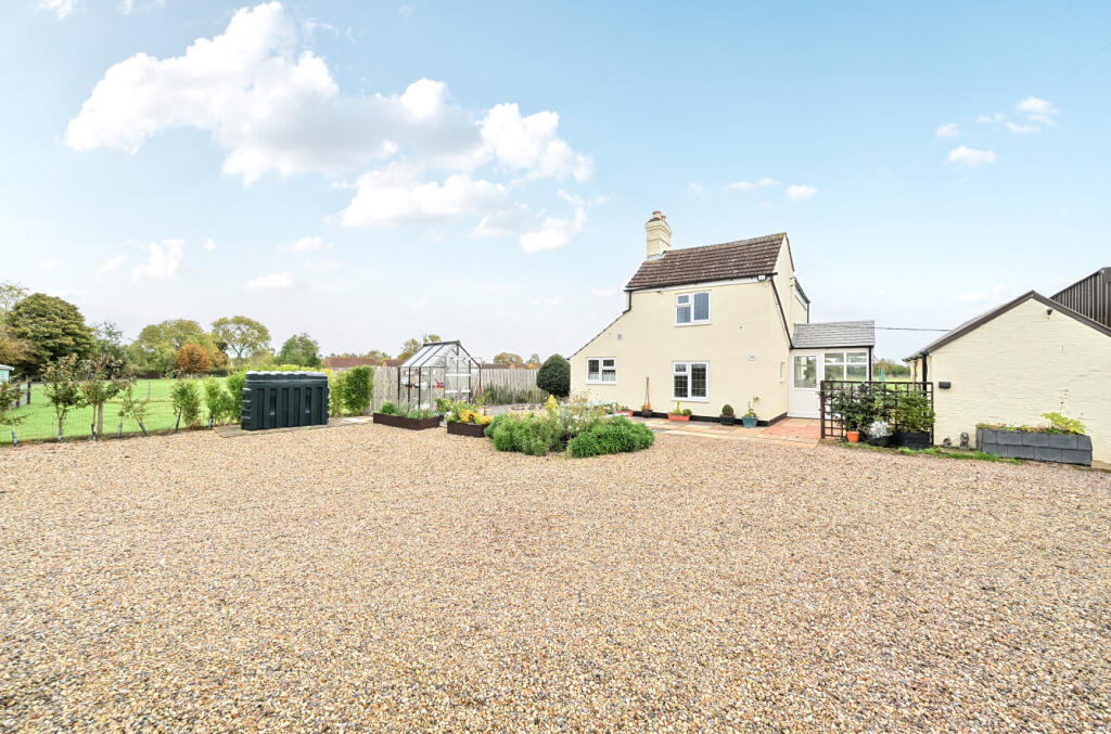 2-bed detached on Great Steeping LINCOLNSHIRE, £500,000