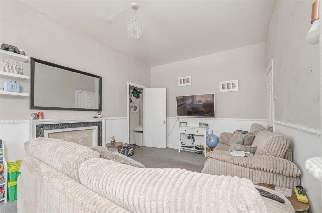 House in Calderdale, Hove Edge - View 4