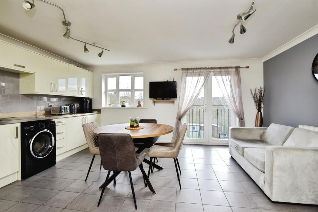 Moorhen Way, Packmoor, Stoke-on-Trent, Staffordshire, ST7 photo 2
