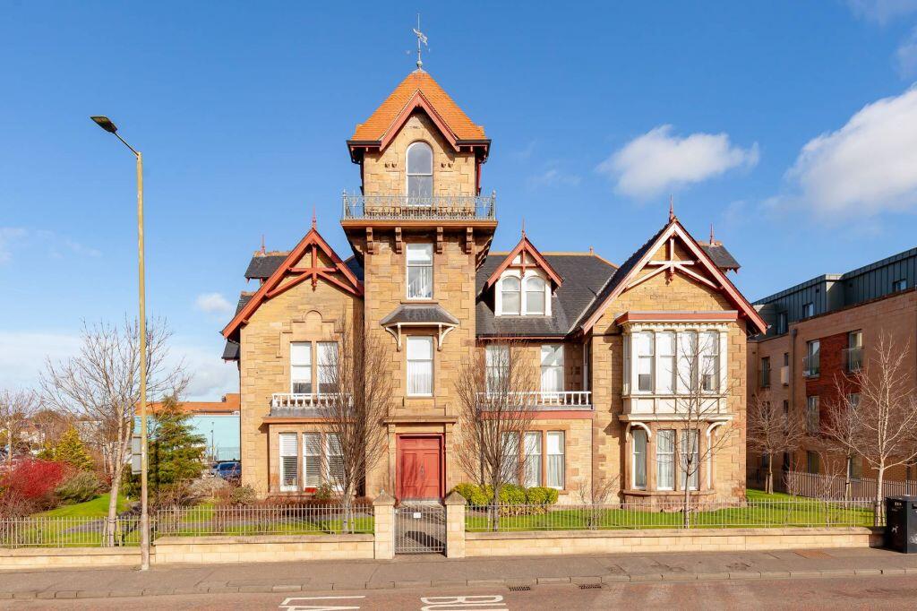 Main image of property: 29/3 Barnton Grove, Edinburgh, EH4 6EQ