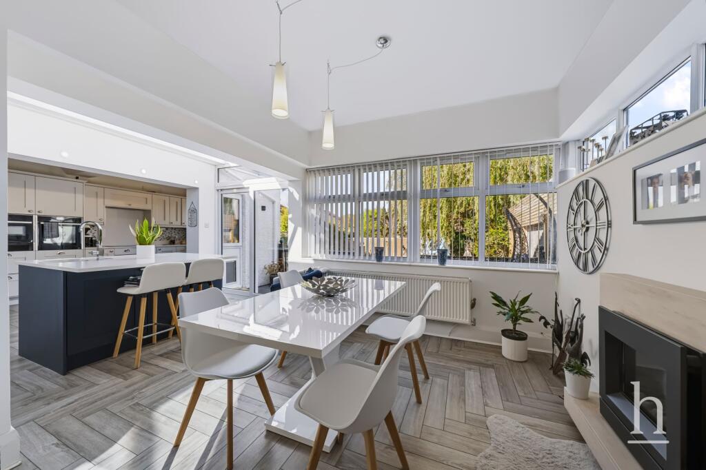 House in Wirral, Liverpool City Region - View 3