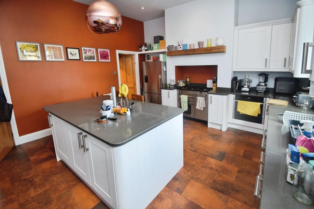 House in Bradford, Saltaire, Shipley - View 2