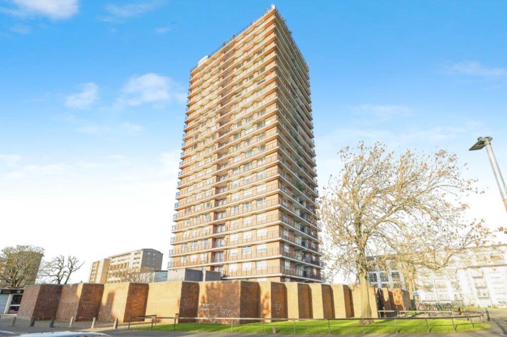 Main image of property: 87/8 Pennywell Gardens, Edinburgh, EH4 4TE