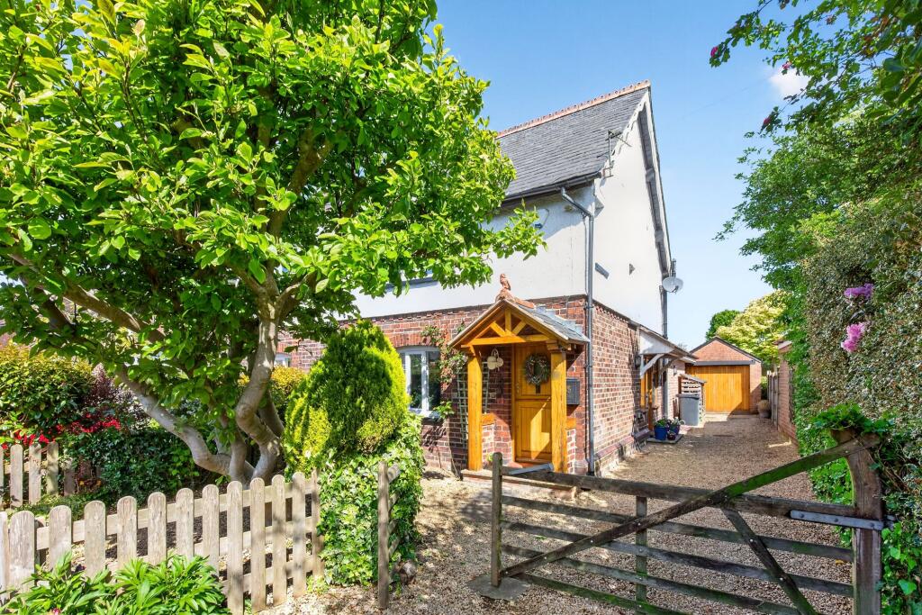 Main image of property: Hatton Lane, Stretton, WA4
