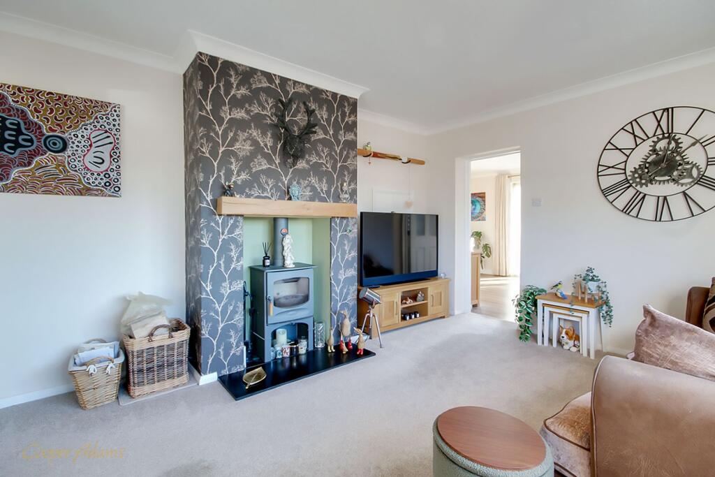 Saxon Close, East Preston, BN16 photo 2