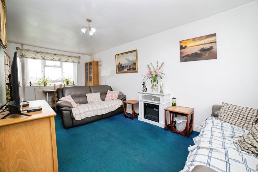 House in Ashfield, Sutton in Ashfield, Nottinghamshire - More