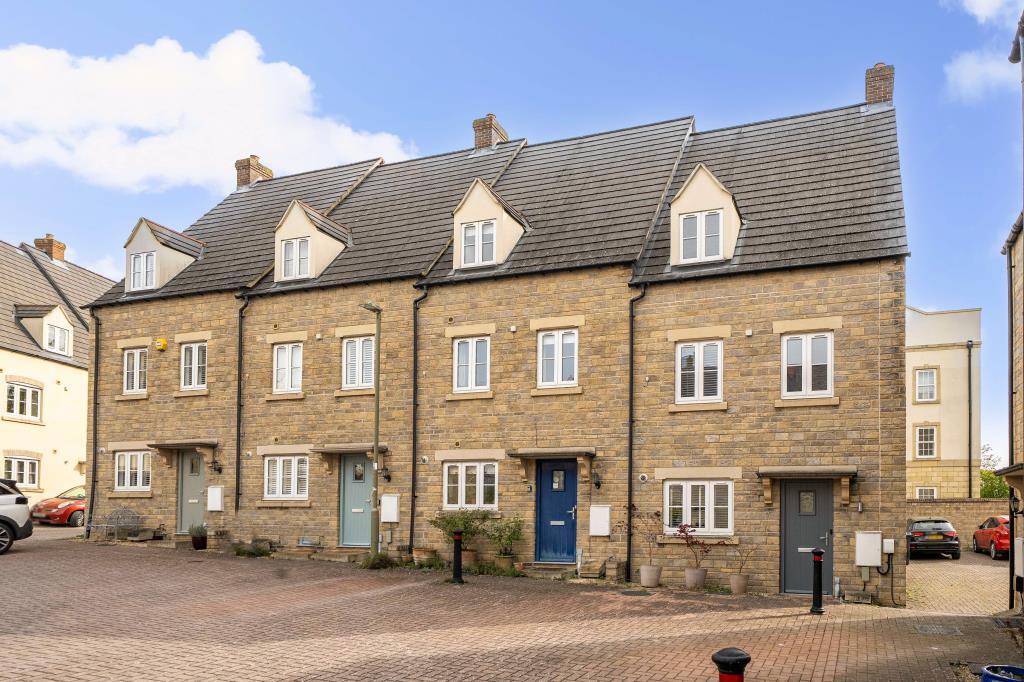 Main image of property: Buttercross Lane, Witney, OX28