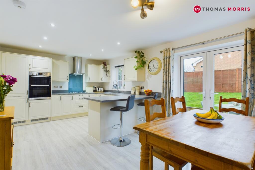 Haynes Close, Sawtry, Huntingdon, PE28 photo 2