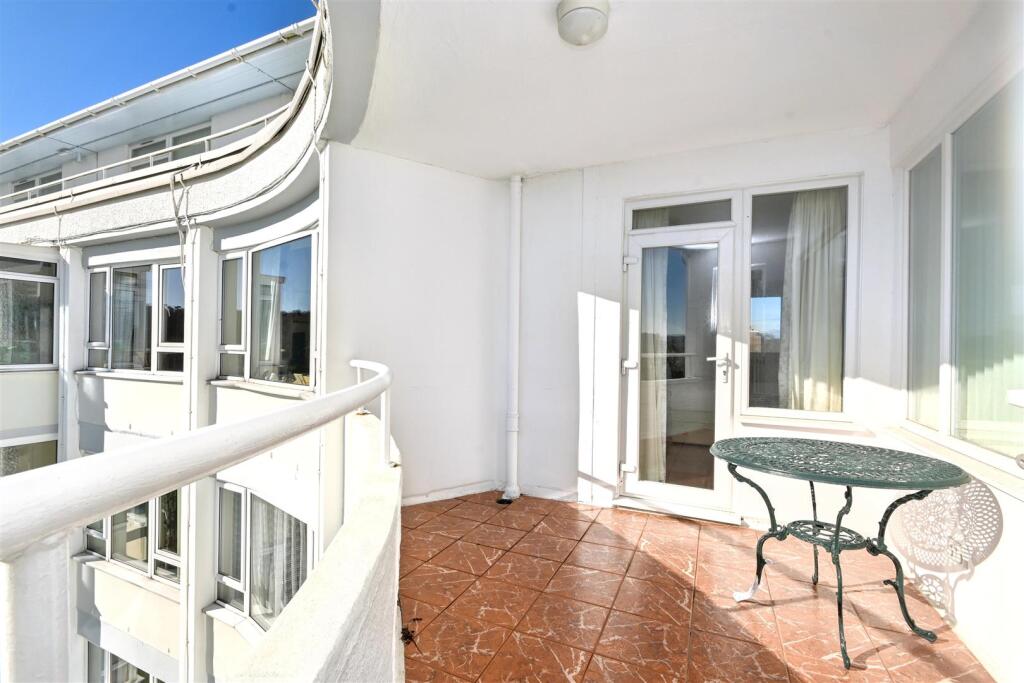 Apartment in Eastbourne, Little Chelsea, Meads - View 3