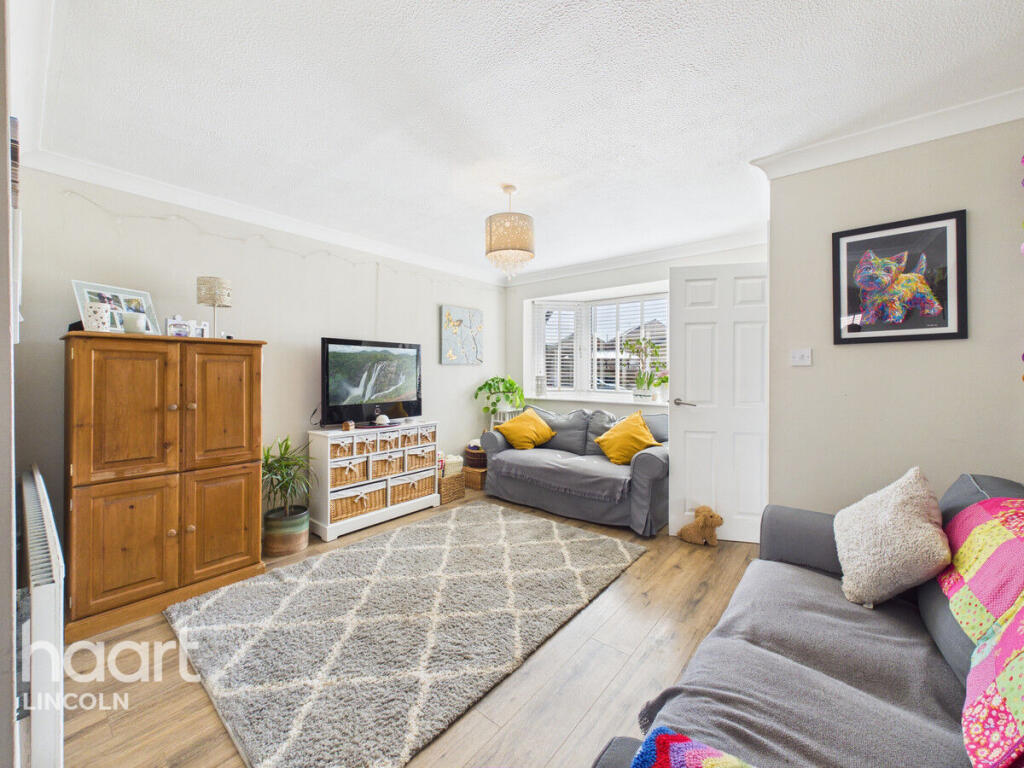 Meadow Way, Bracebridge Heath photo 2