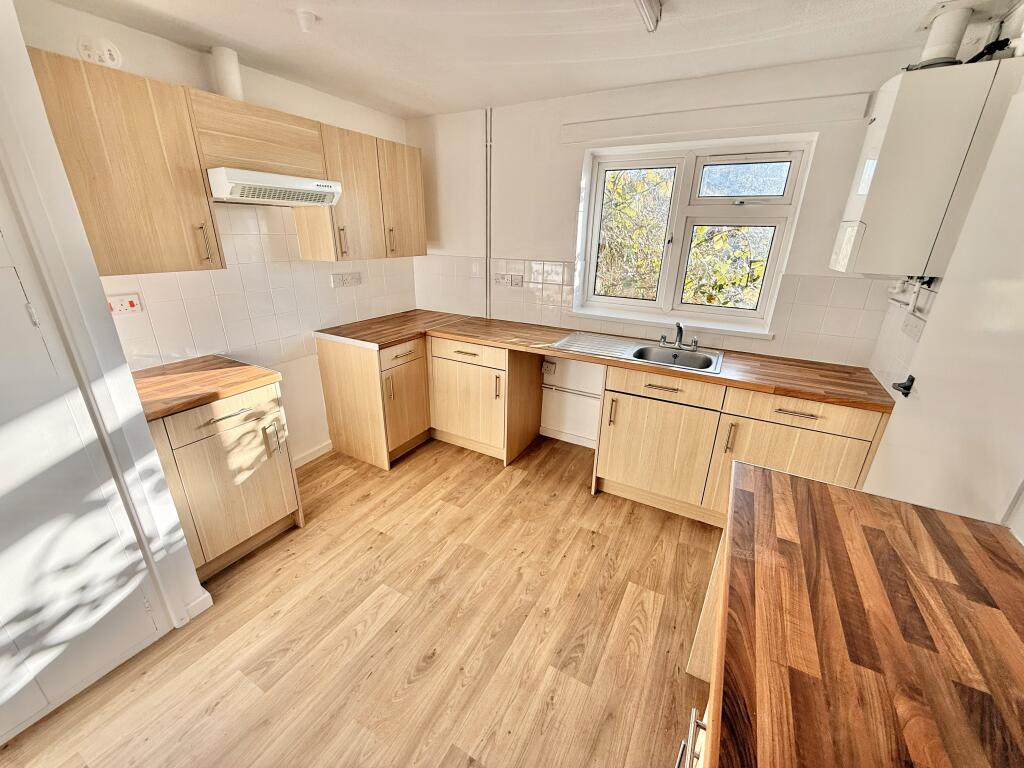 17 The Avenue, Wincanton, Somerset BA9 9HJ photo 4