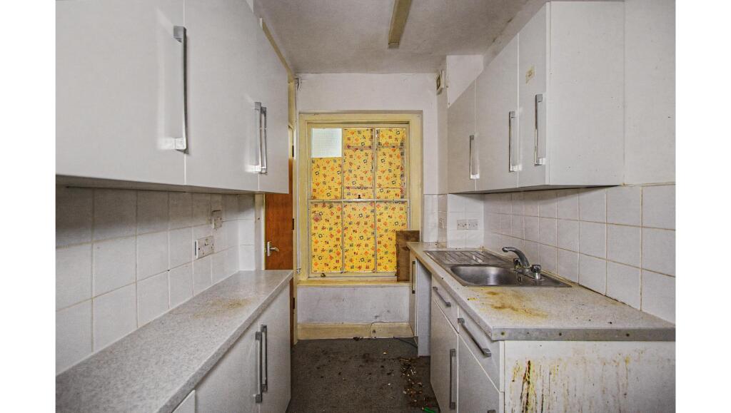 Apartment in London, Kensington - View 3