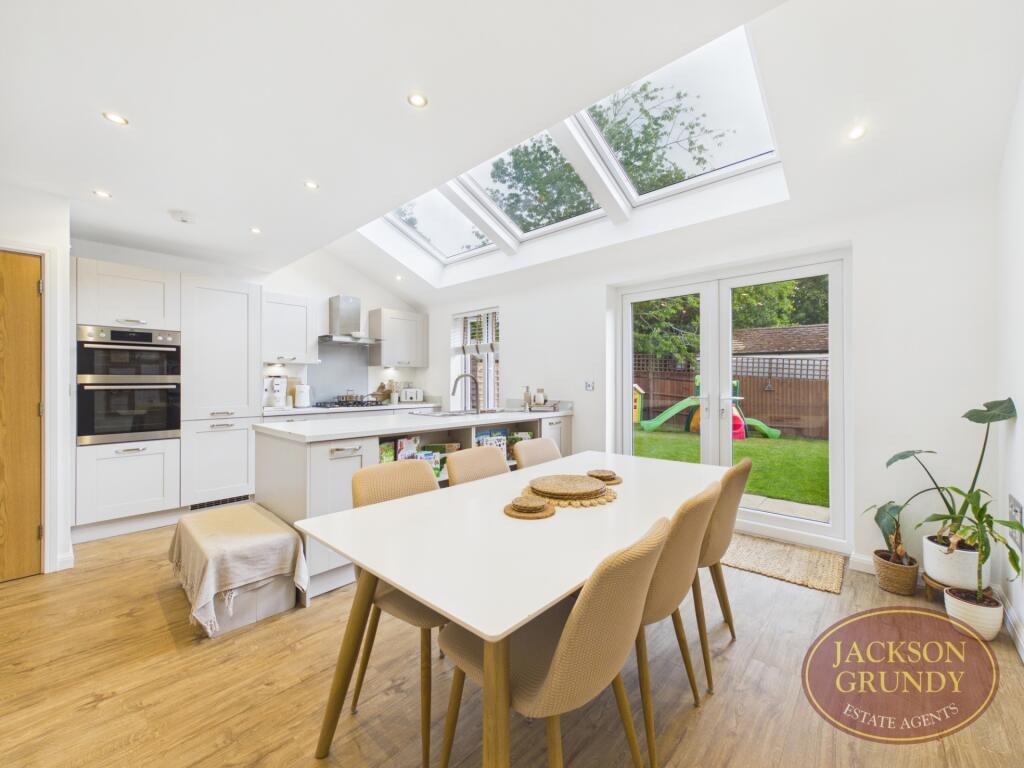 House in Northampton, West Northamptonshire - View 4