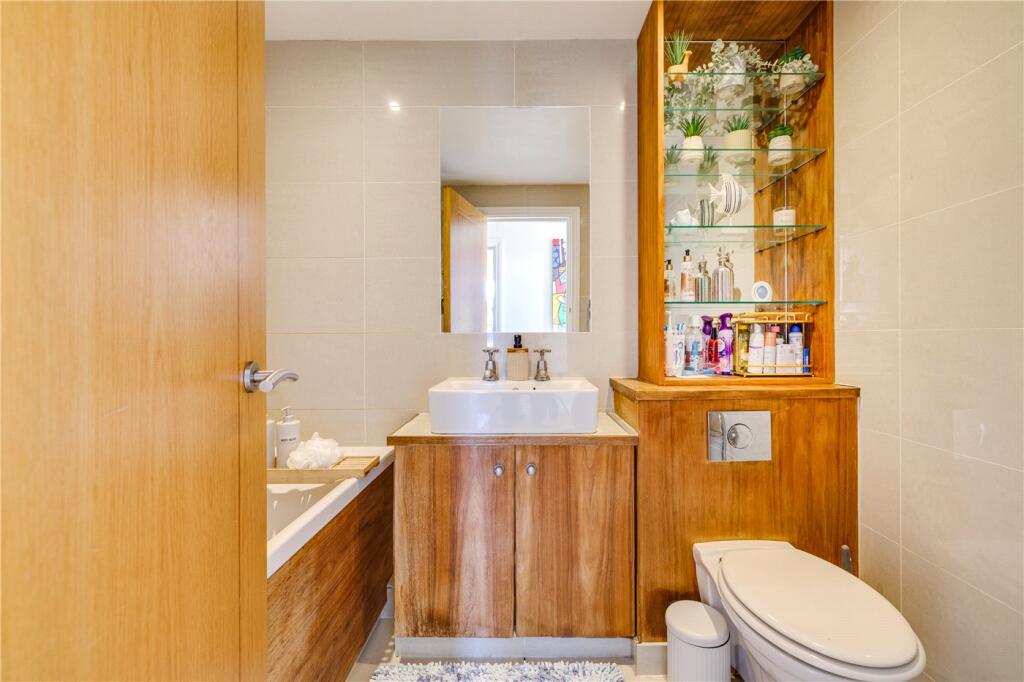 Apartment in London, Fulham - More