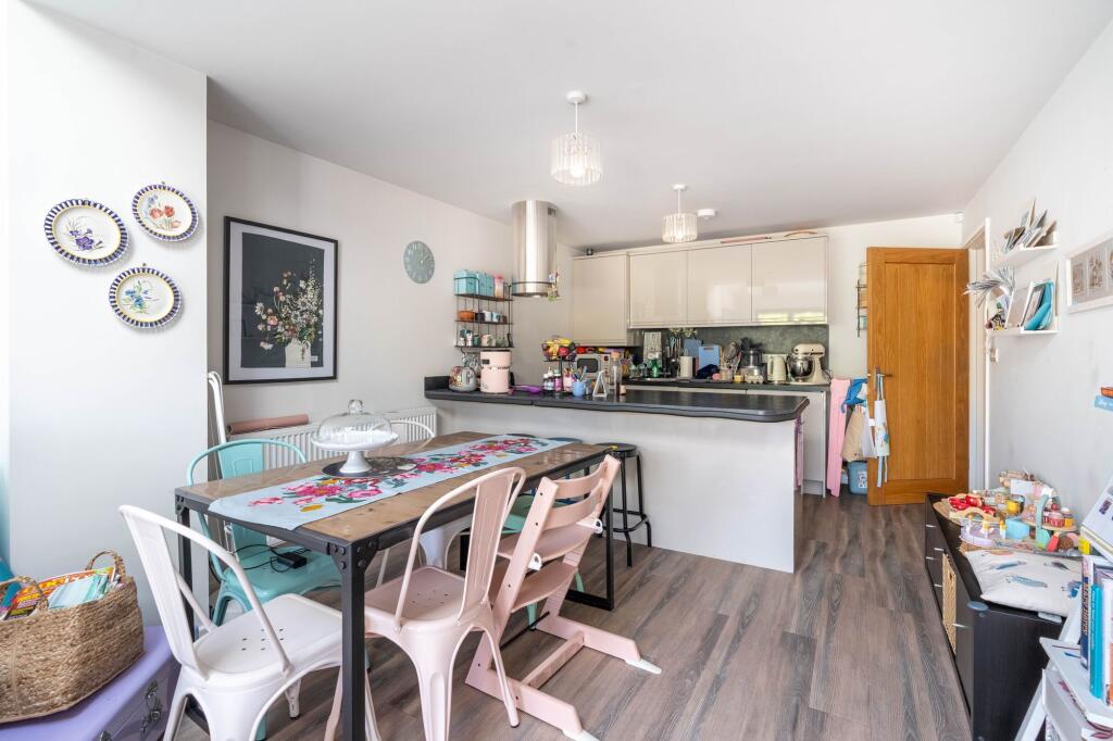 Apartment in Cambridge - View 4