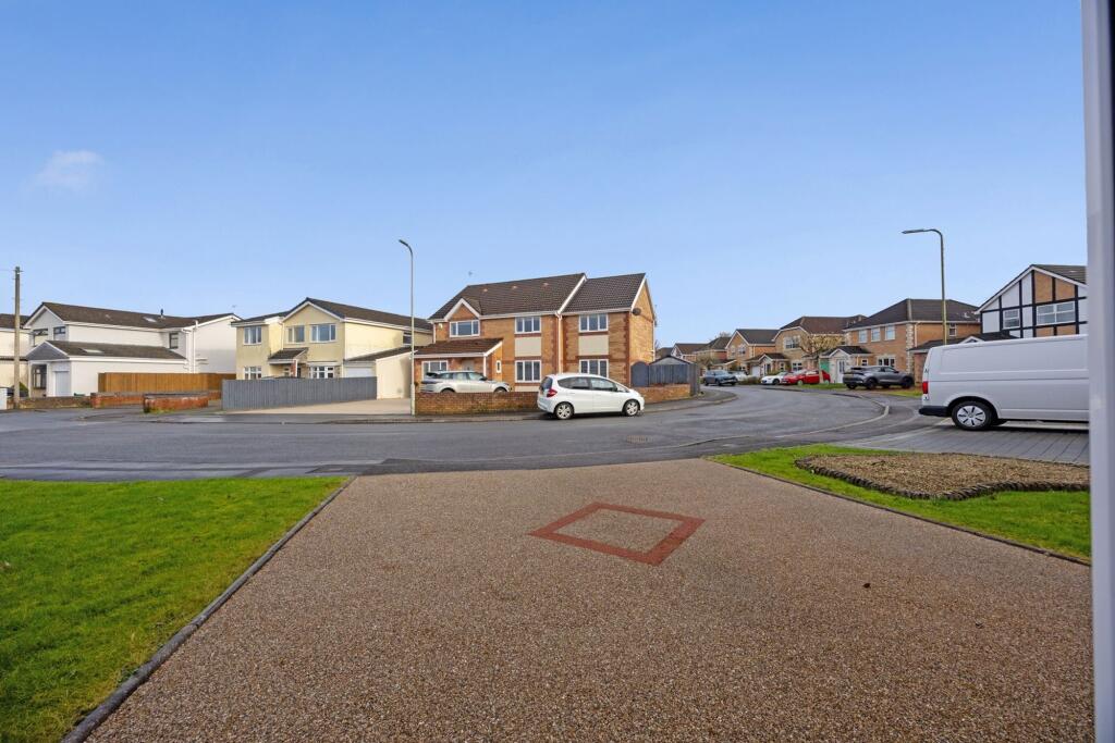 Heol Glan Elai, Pontyclun, CF72 photo 4