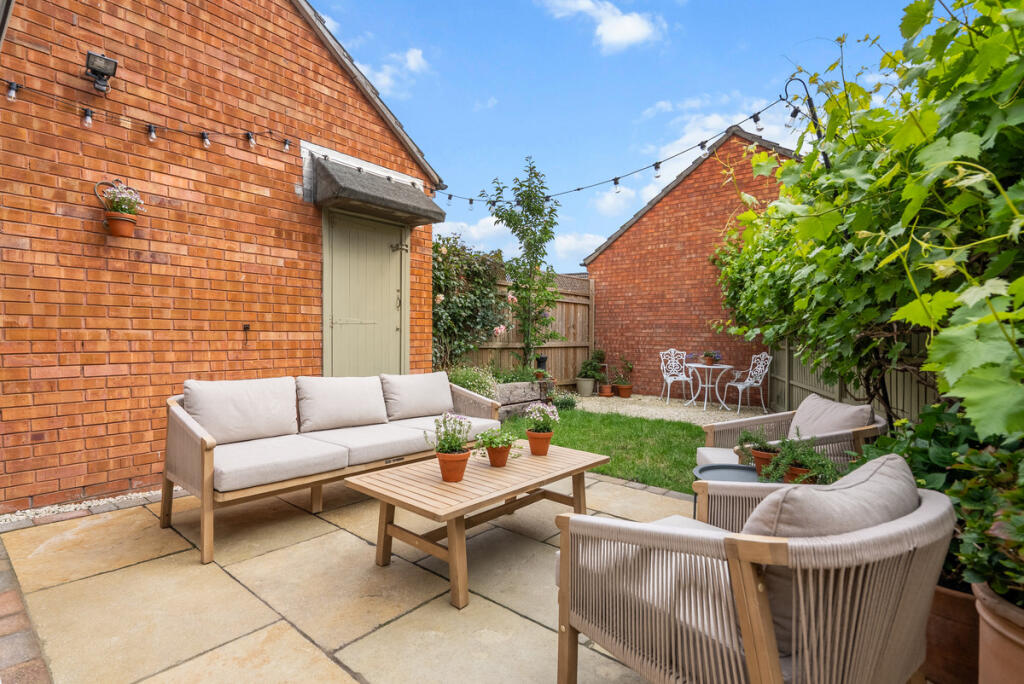 House in Tewkesbury, Wheatpieces - View 2