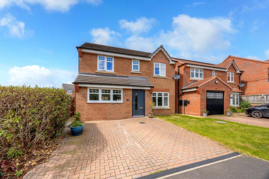 Main image of property: Longwall Close, Mapplewell, Barnsley, S75