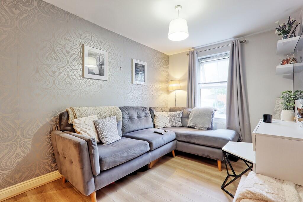 Apartment in Rochford, Rayleigh - View 3