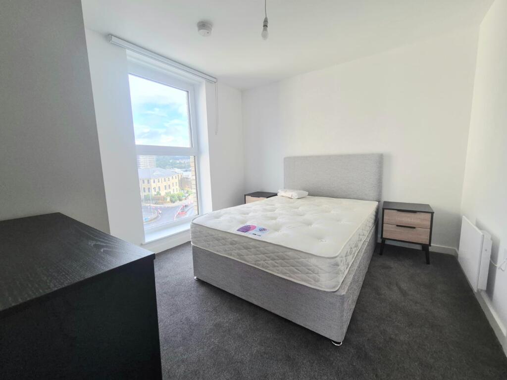 Apartment in Calderdale, Woolshops, Boothtown - More