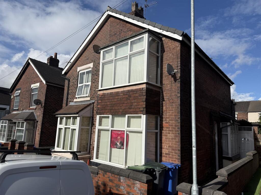 Apartment in Stoke-on-Trent - More