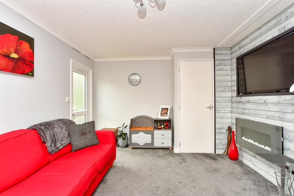 2-bed caravan on Shalloak Road, Broad Oak, Canterbury, Kent, £120,000