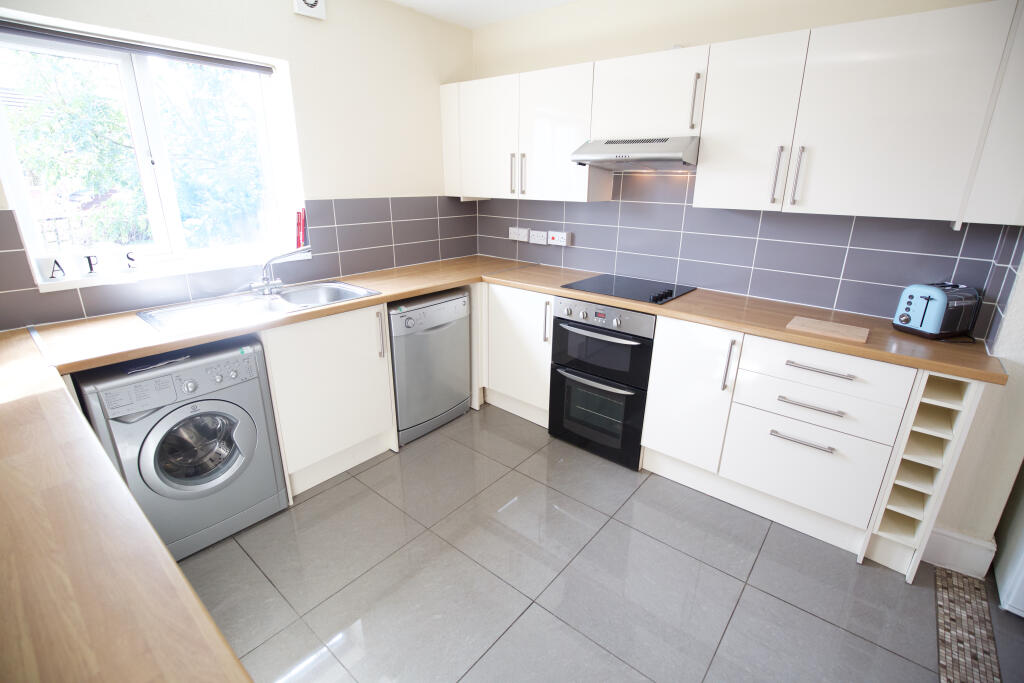 135 West Parade, Lincoln, Lincolnshire LN1 1QS photo 3